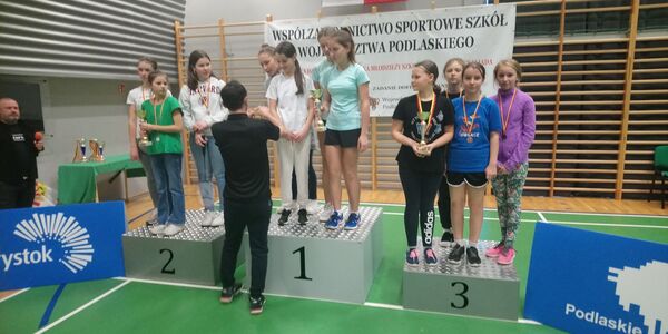 Podium na w Igrzyskach Dzieci Miasta Białegostoku w badmintonie