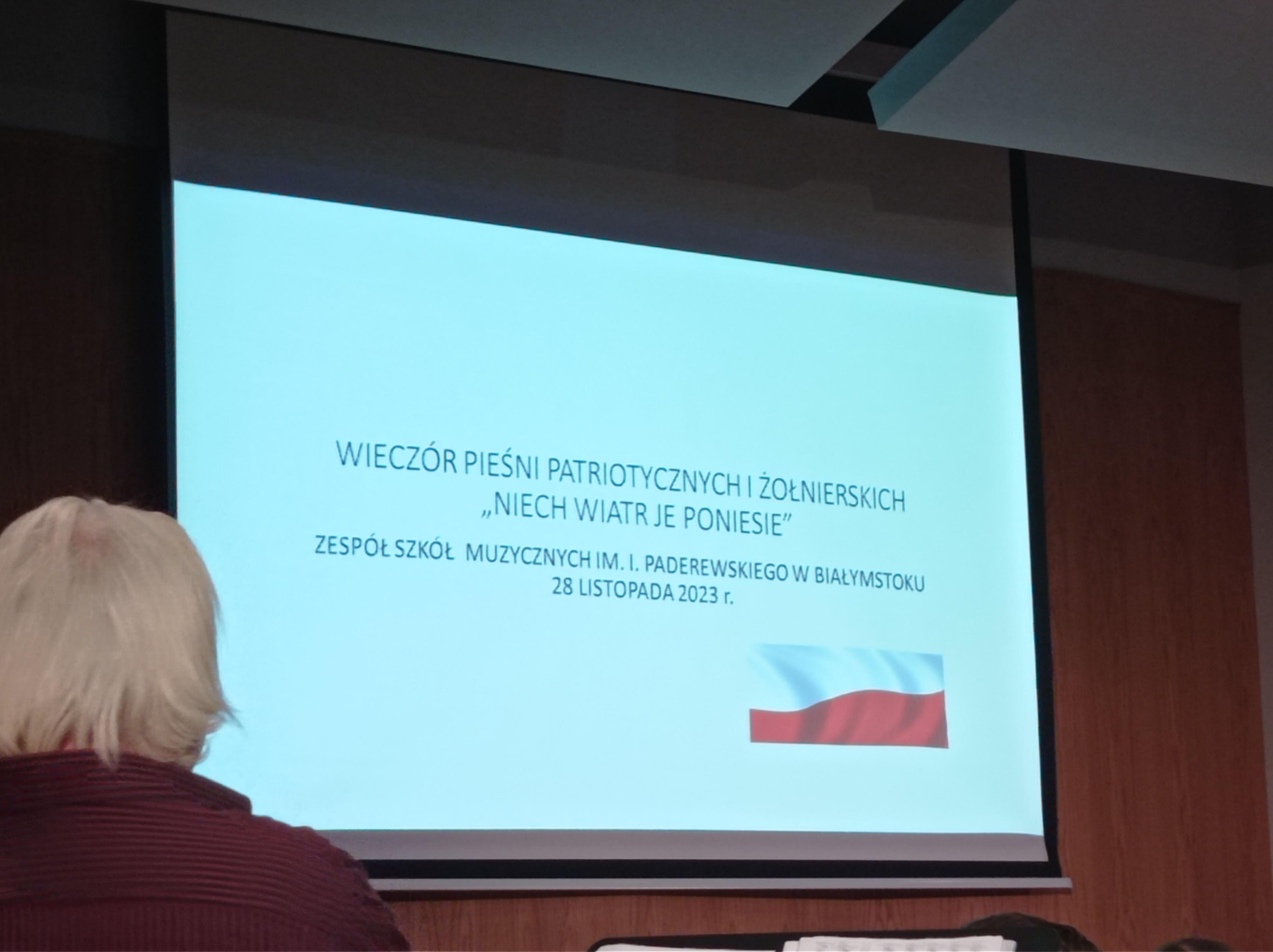Wieczór Pieśni Patriotycznych - ekran