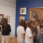 Uczniowie w muzeum