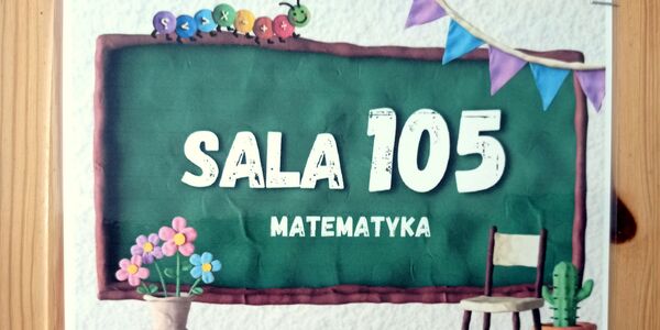 tabliczka na sali