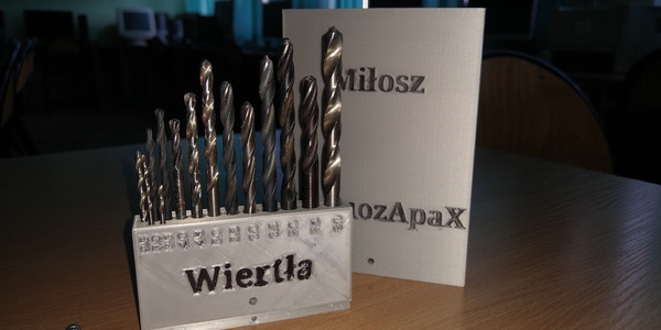 Pudełko na wiertła z wiertłami