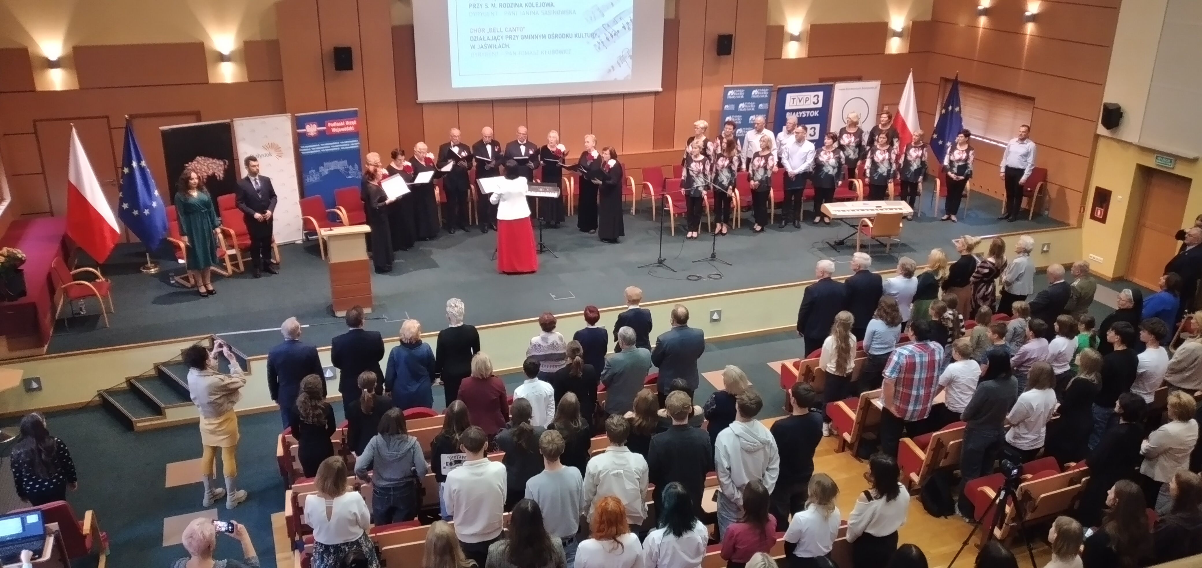 Koncert - śpiew hymnu