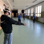 Rynek pracy i rozszerzona rzeczywistość na korytarzu szkoły