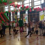 Tańce i szaleństwa pod dmuchaną zjeżdżalnią