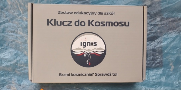 Napis na pudełku: Klucz do kosmosu